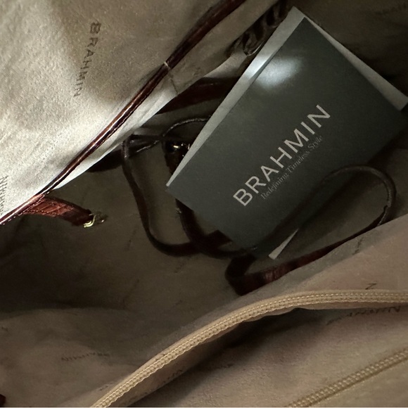 BRAHMIN Large Duxbury Crocodile-Embossed Dome Satchel NWT - Picture 6 of 9